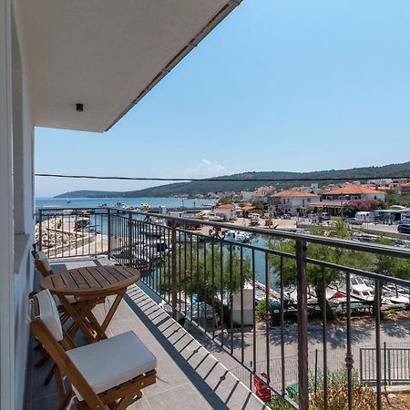 Beach Apartman Marela Слатине Екстериор снимка