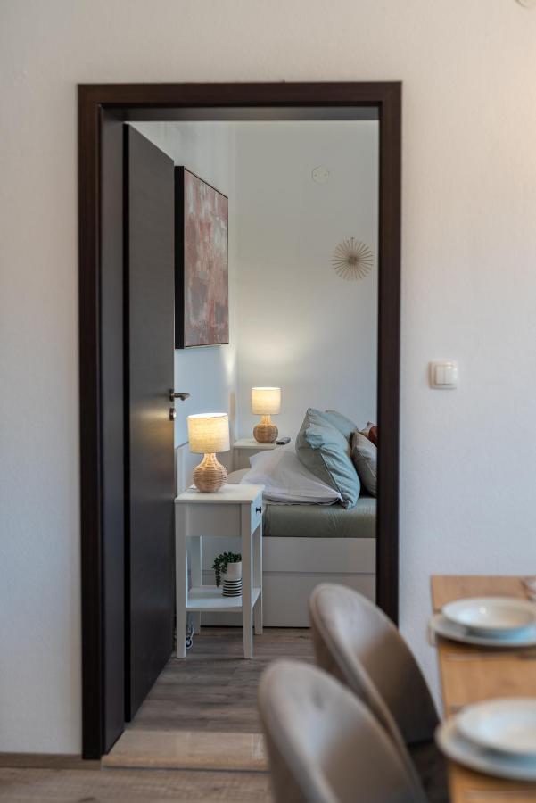Beach Apartman Marela Слатине Екстериор снимка