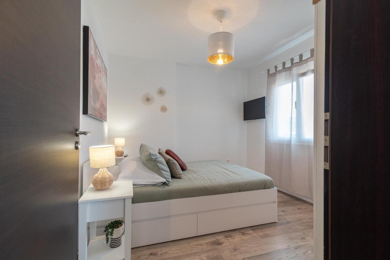 Beach Apartman Marela Слатине Екстериор снимка