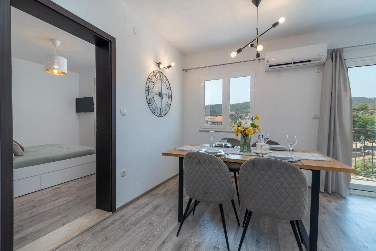 Beach Apartman Marela Слатине Екстериор снимка