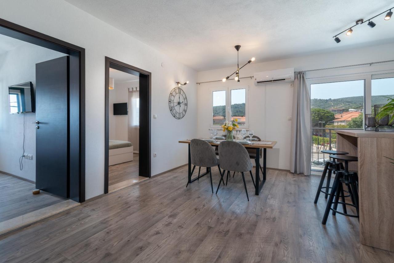 Beach Apartman Marela Слатине Екстериор снимка