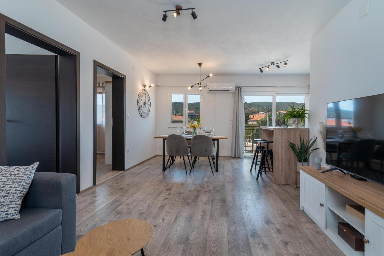 Beach Apartman Marela Слатине Екстериор снимка