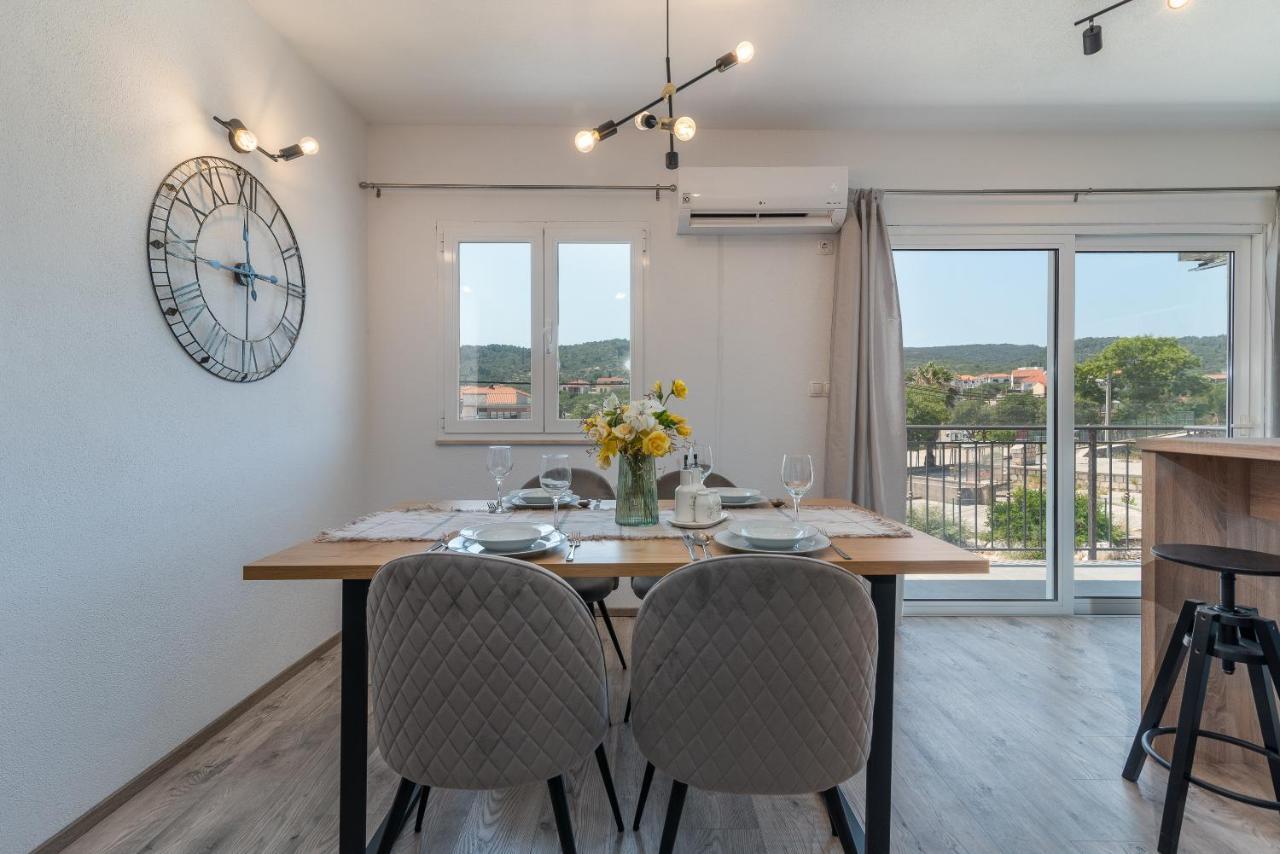 Beach Apartman Marela Слатине Екстериор снимка