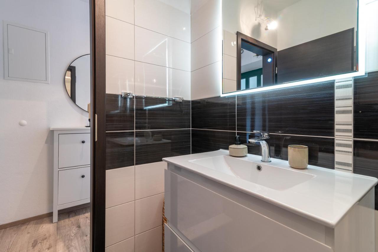 Beach Apartman Marela Слатине Екстериор снимка